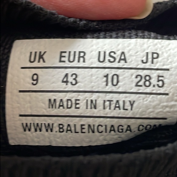 New authentic BALENCIAGA sock sneakers - Picture 7 of 11